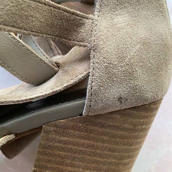 Hinge Taupe Leather Ankle Zip Heeled Sandals Sz 11 - Picture 9 of 13